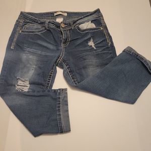 No Boundaries Capri Women's size 11 Blue Denim Jeans Distressed